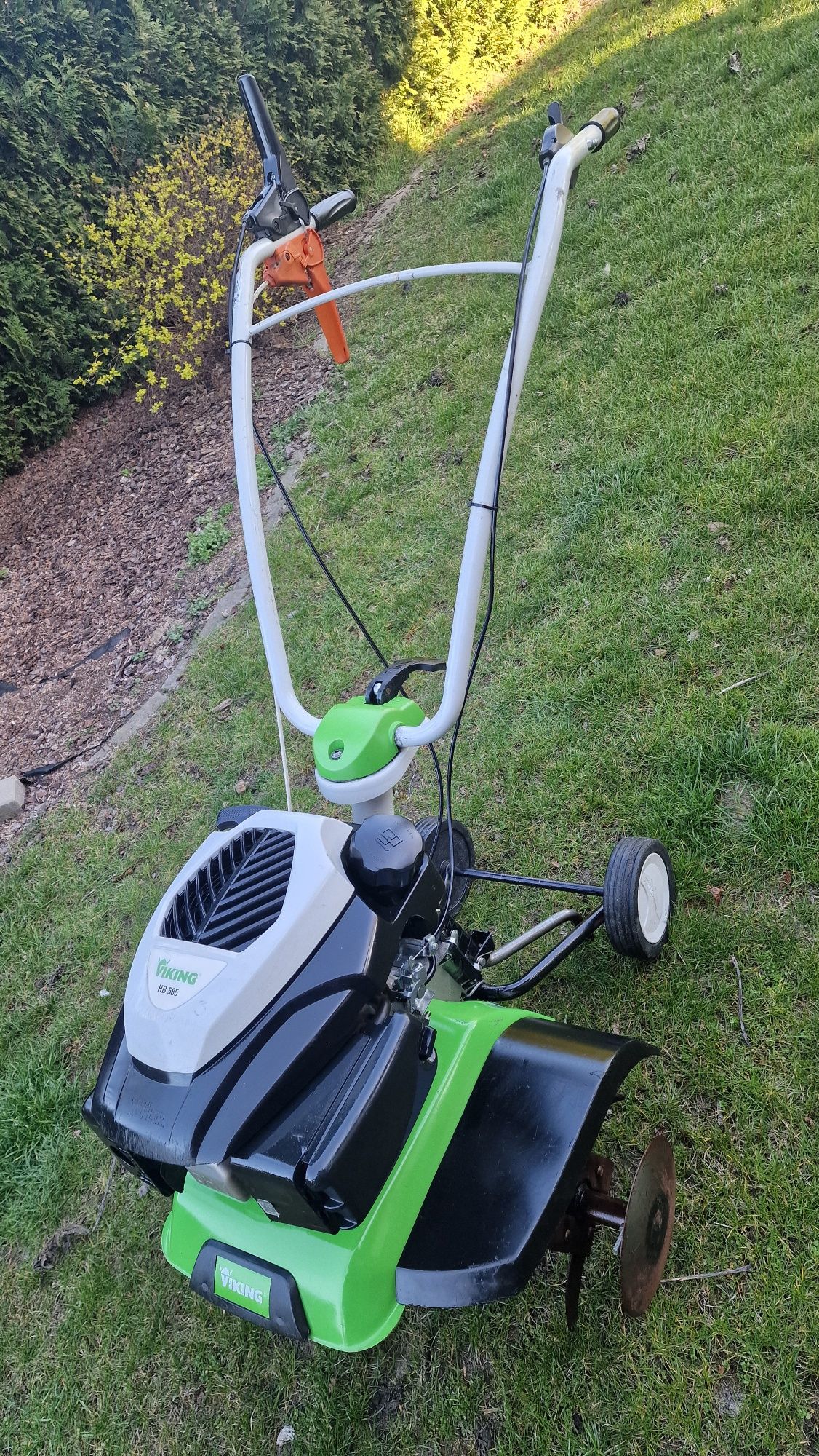Glebogryzarka Viking HB 585.1