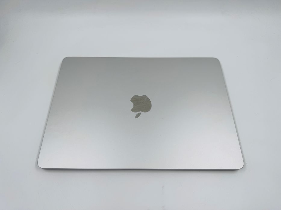 Apple Macbook Air 13.6 M2 2022 8GB RAM 256GB SSD IL6365