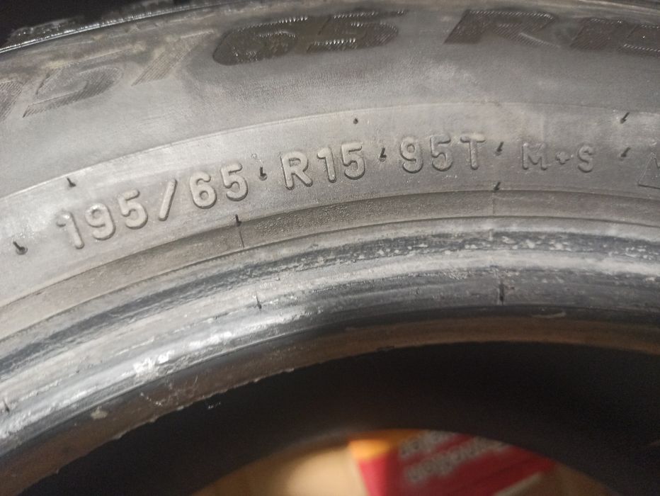 Зимова гума Pirelli 195/65R15
