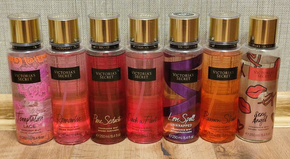 Парфумований спрей Victoria Secret.