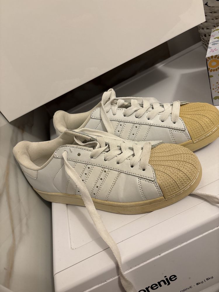 Buty sportowe adidas