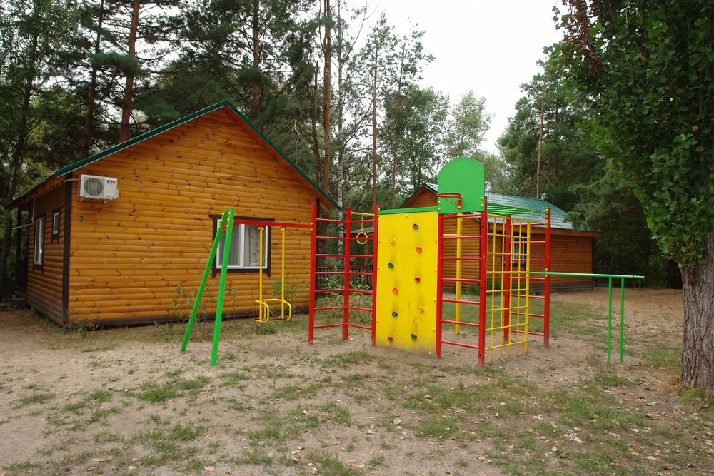 Супер відпочинок!!! Здаю новий зруб  в лісі на річці Десна в Піірнове