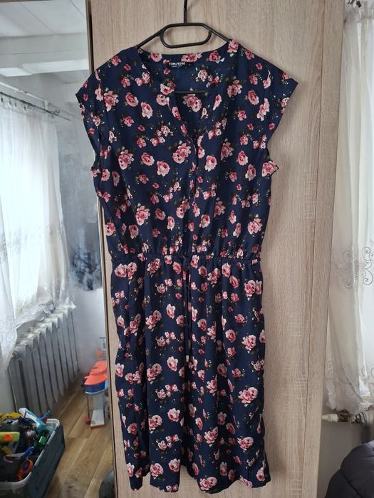 Sukienka ciążowa w kwiaty r.L