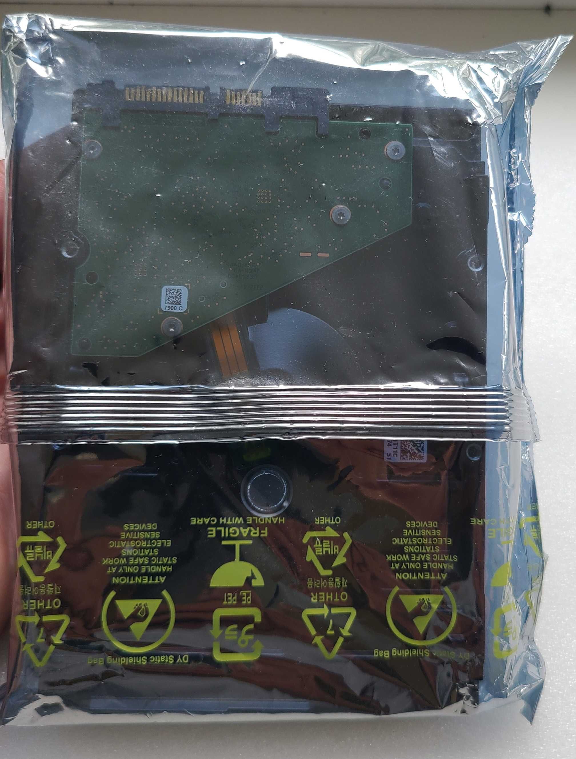 Жорсткий диск 8TB HDD Seagate SkyHawk ST8000VX009