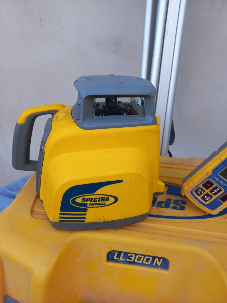 Spectra Precision LL300N Niwelator obrotowy
