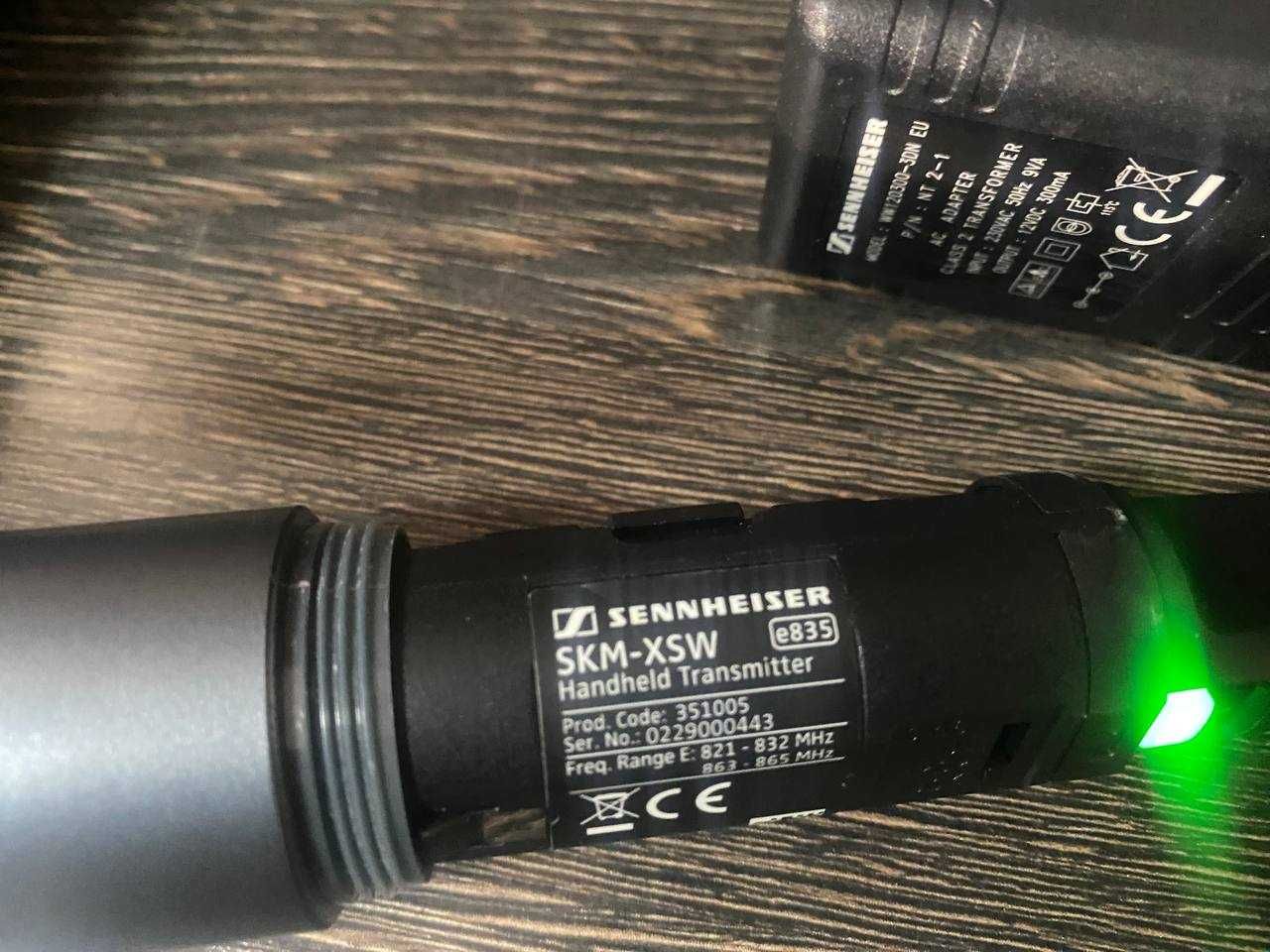 Микрофонная система  Sennheiser XSW 2-835