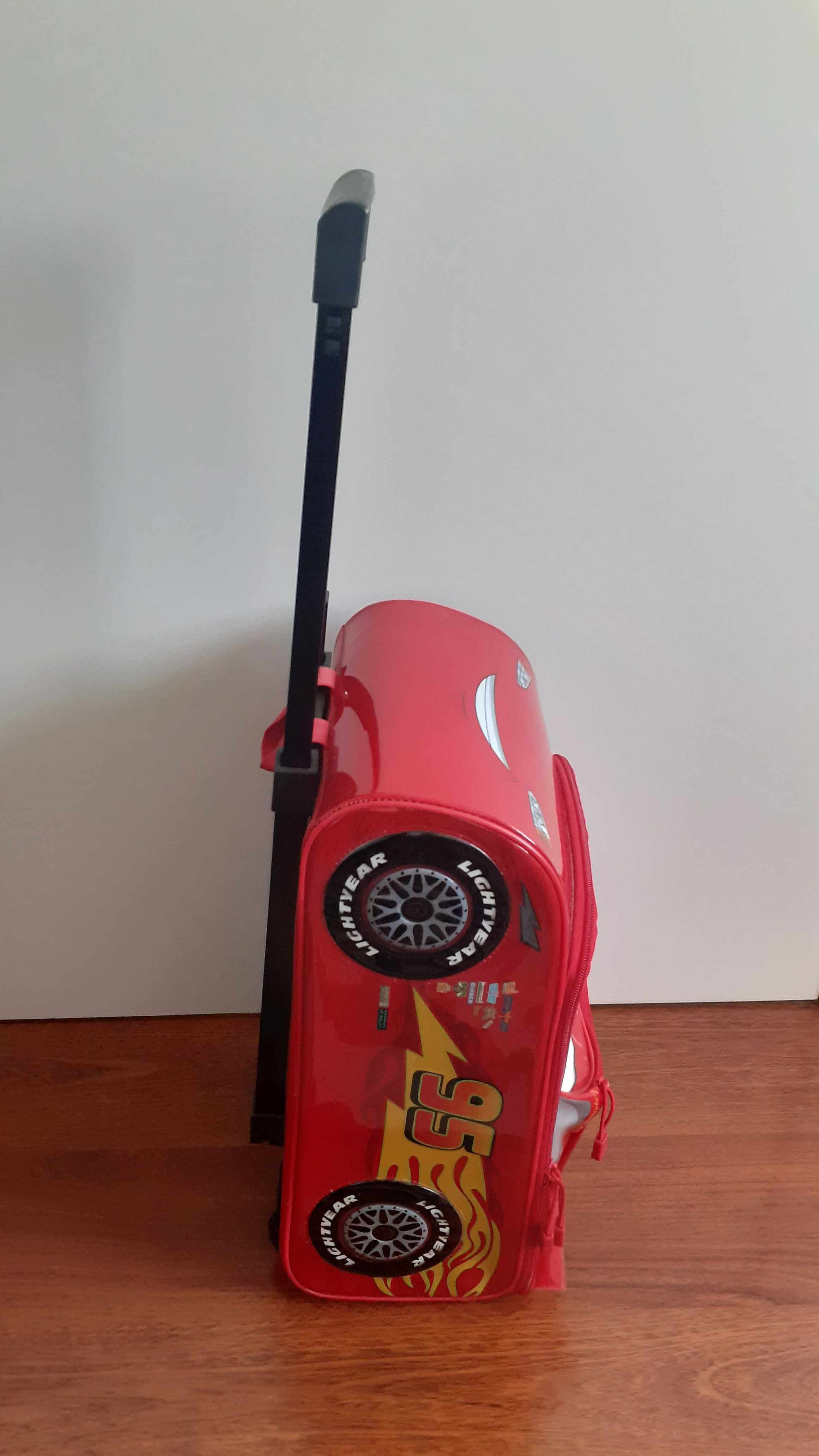 walizka podróżna na kółkach do samolotu zigzak Mc Queen Cars Disney