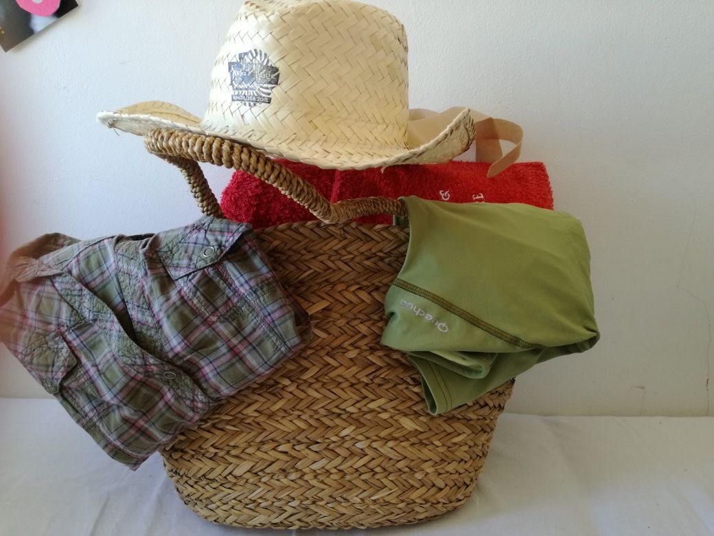 Conjunto cesta verga+chapéu+toalha de praia+ camiseiro manga curta+que