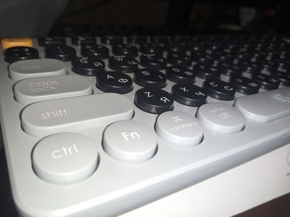 Безпровідна мембранна клавіатура