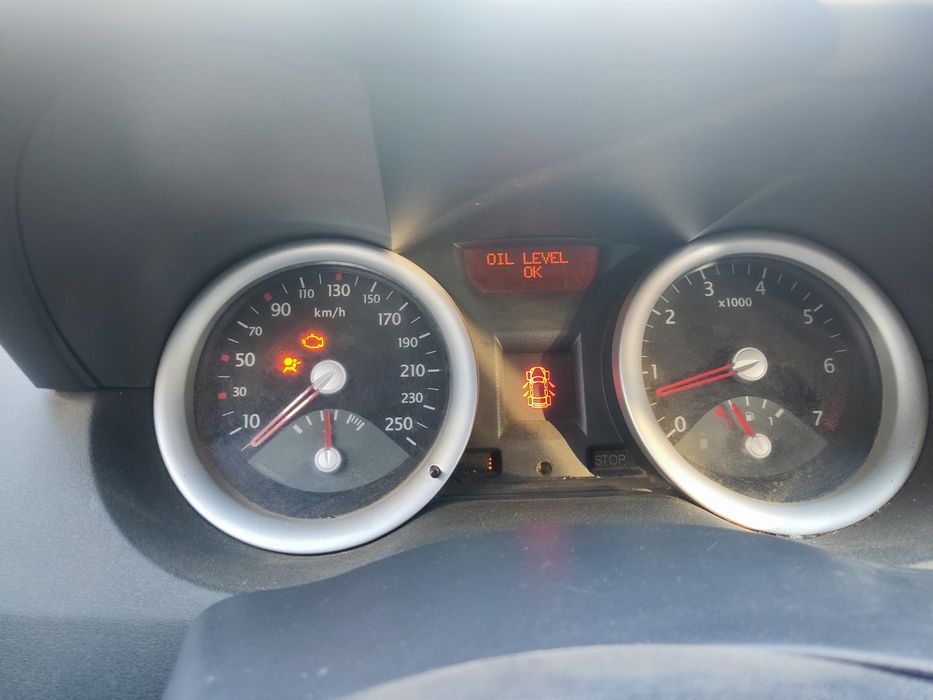 Рено Меган 1,6 бензин.