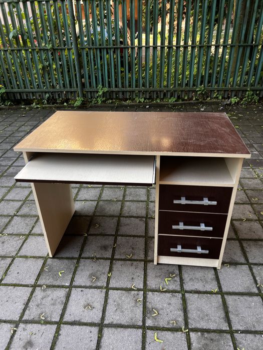 Офвсний стіл