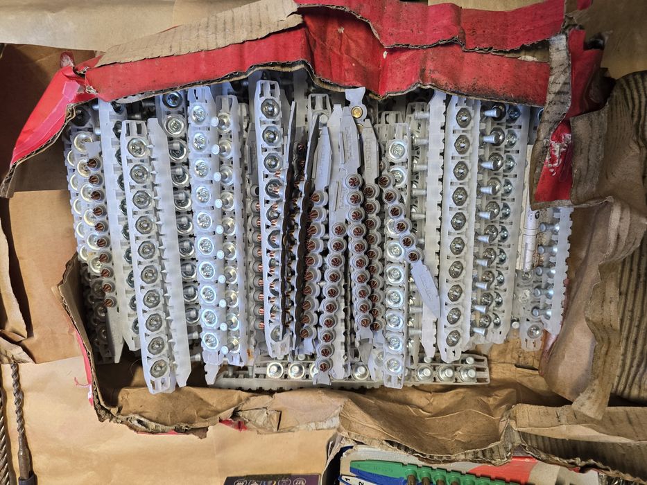 Pregos e fluminantes hilti