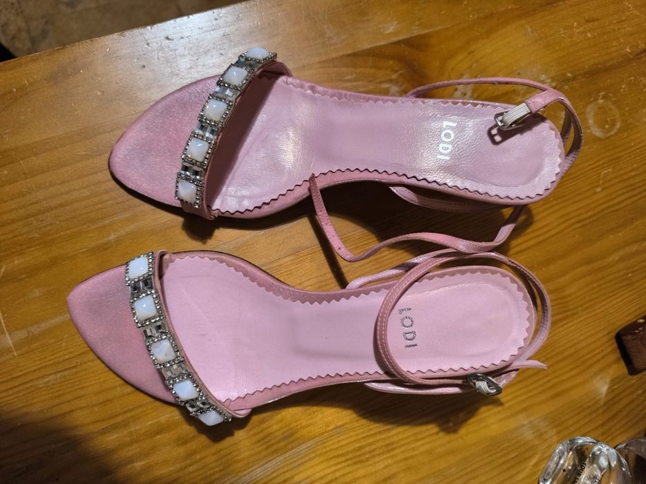 Conjunto sapatos carteira e 2 echarpes