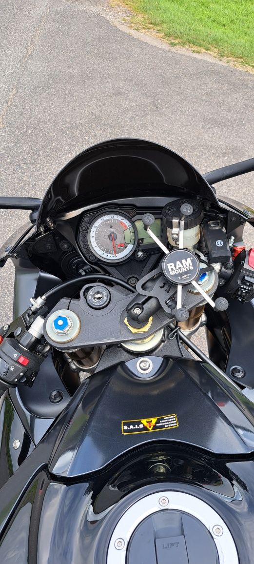 Suzuki gsxr 600 k8
