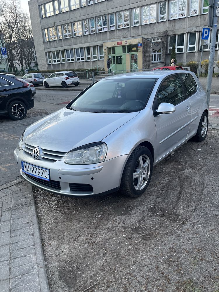 Sprzedam Golf 5 1.9 tdi DOINWESTOWANY