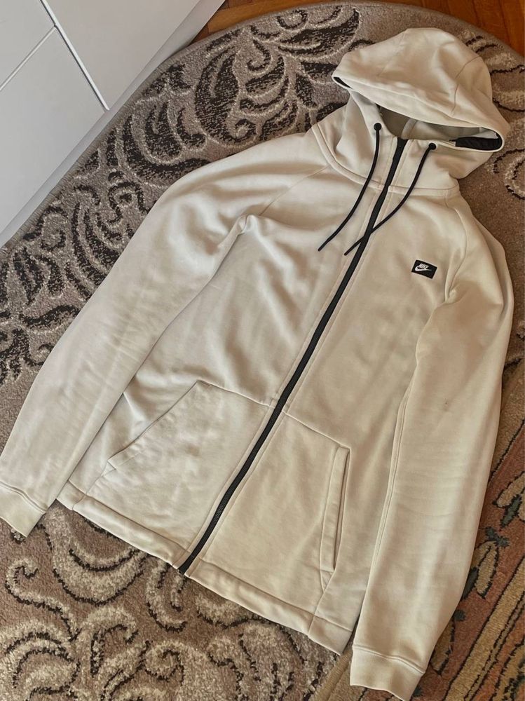 NIKE Tech Fleece