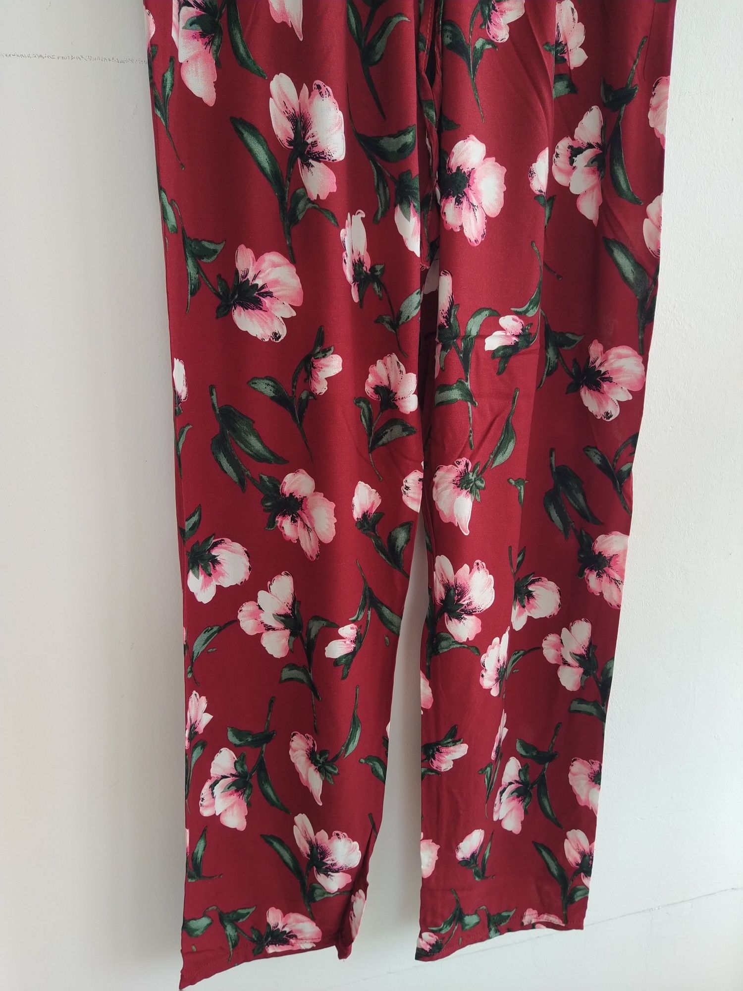 Calças bordeaux floridas - Tamanho XL/XXL