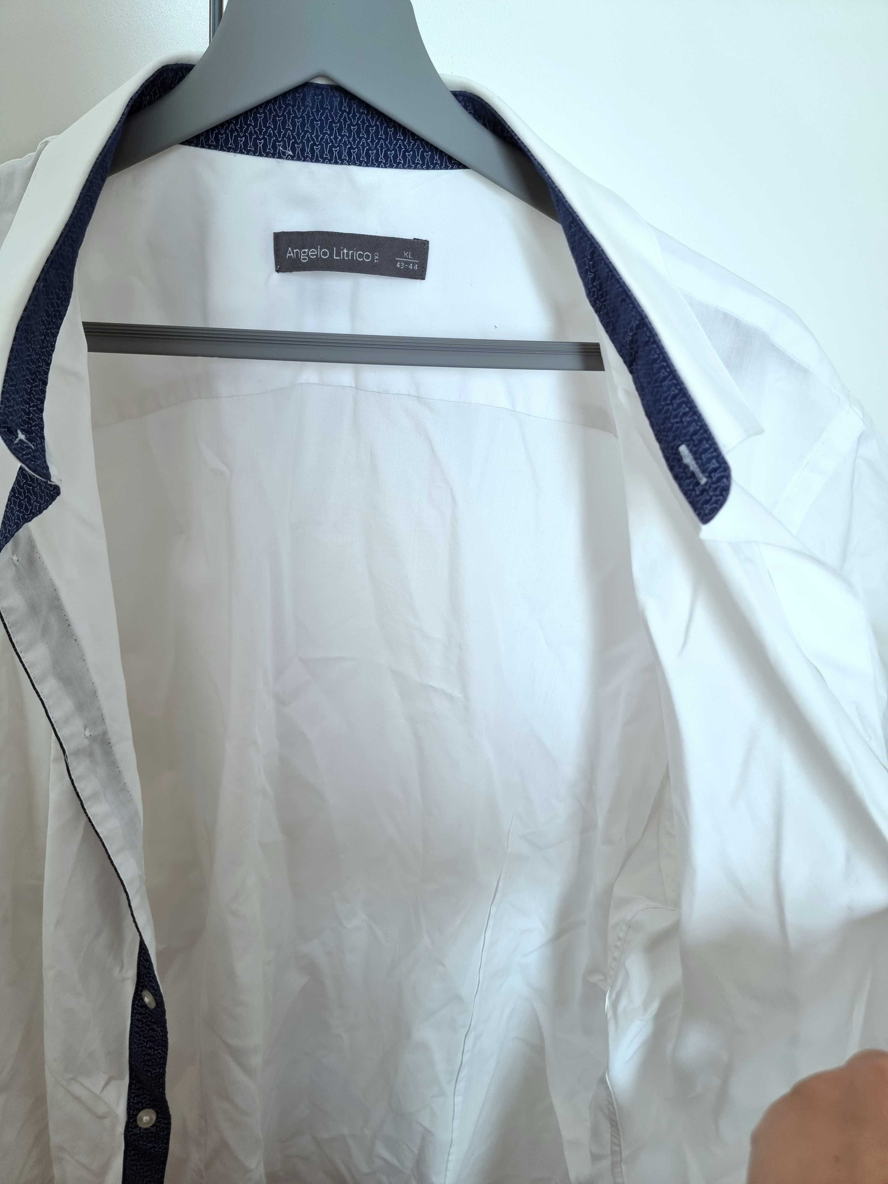 Camisa branca de manga curta 60% algodão C&A, tamanho XL