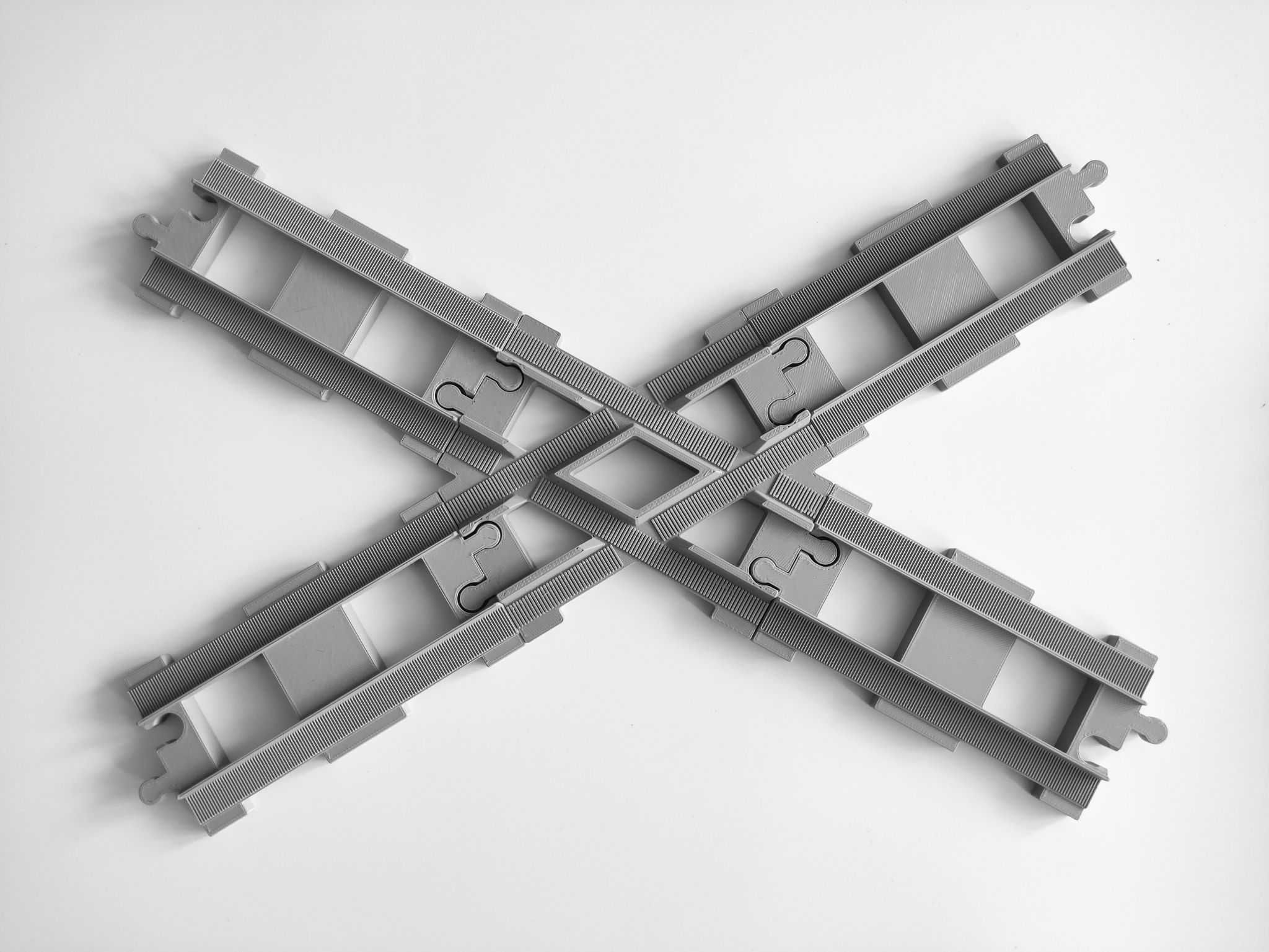 Skrzyżowanie kolejowe X kompatybilne z Lego Duplo, pociąg