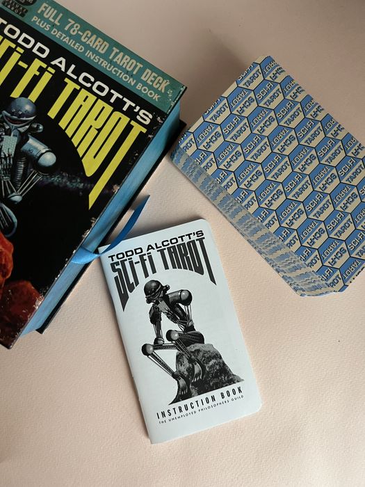 Розпродаж колод таро