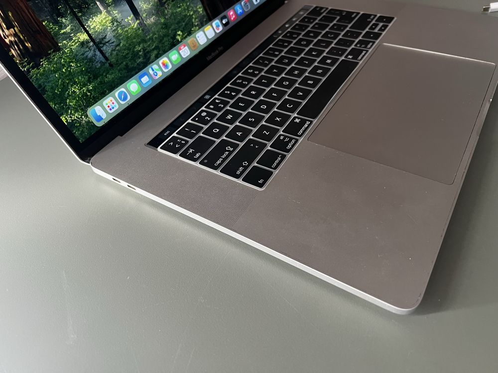 Apple Macbook Pro 15” 2018 Touch Bar