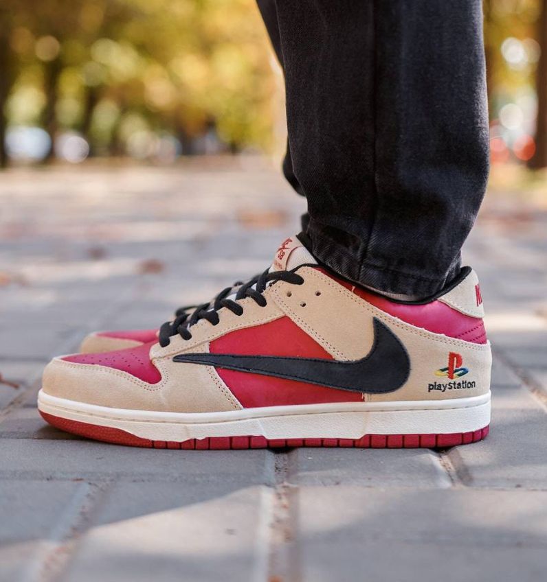 Кроссовки Nike SB Dunk Low x Travis Scott PlayStation Red