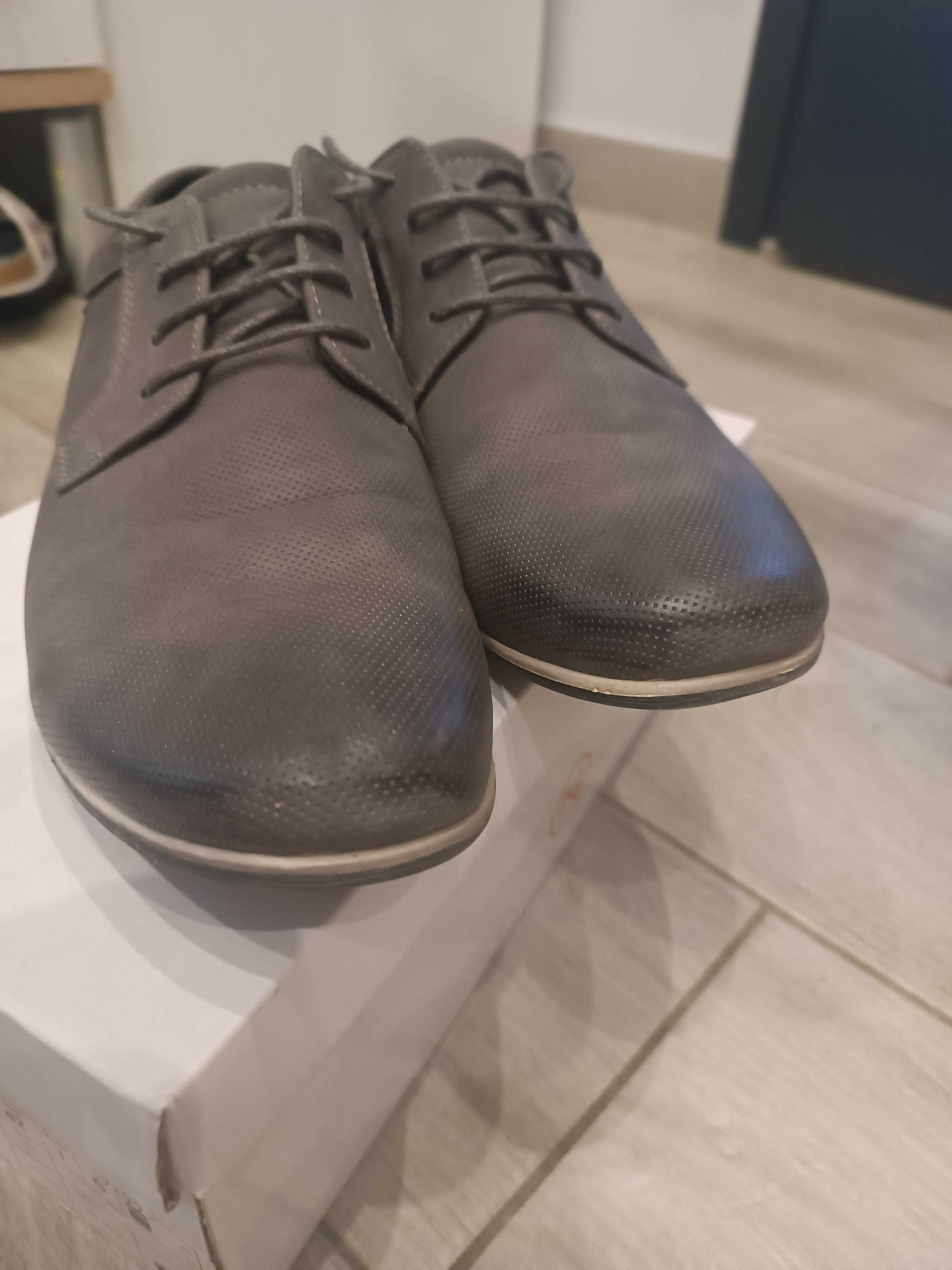 Buty męskie eleganckie jak nowe r.42