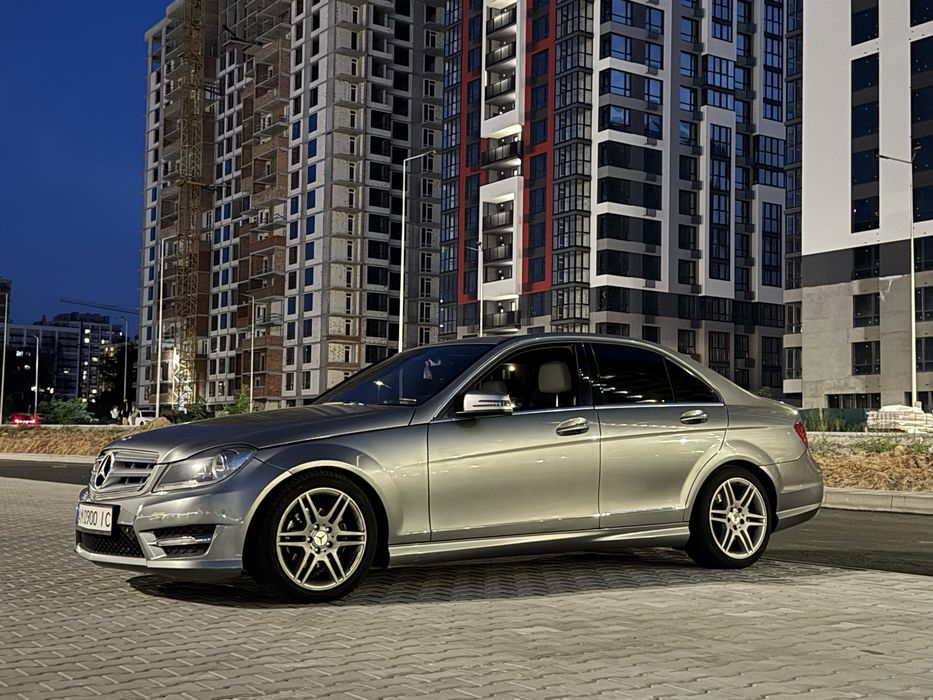 Продам мерседес w204 в дуже класному стані, всі деталі за телефоном!!!