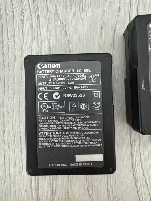 Зарядное устройство Canon LC-E6