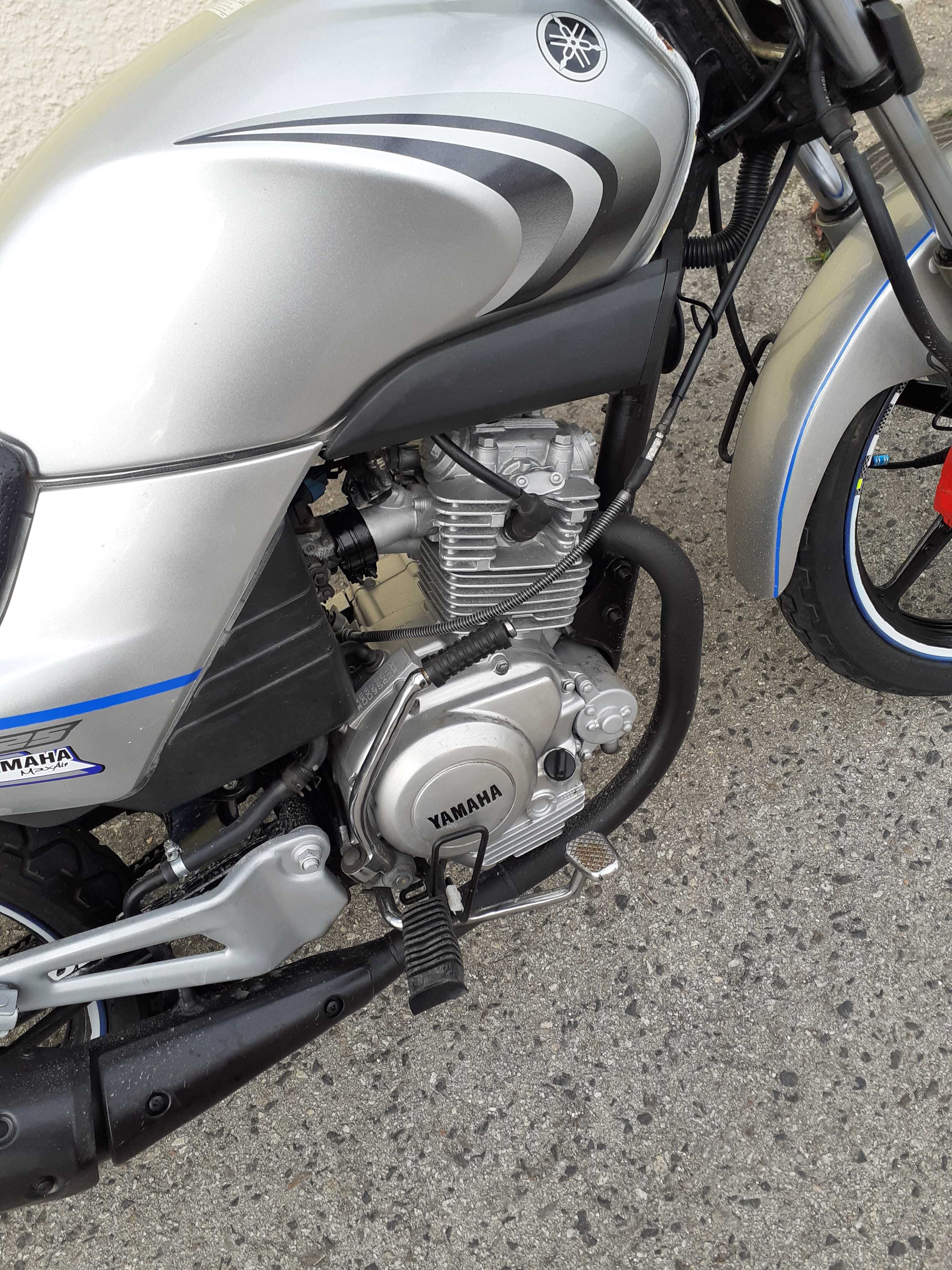 YAMAHA YBR 125 poucos  Km