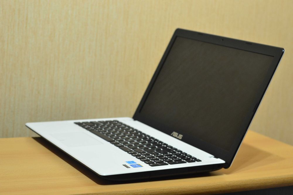 Ноутбук Asus X551MA Intel Celeron N2815 RAM 8Gb SSD128 Батарея 7 годин