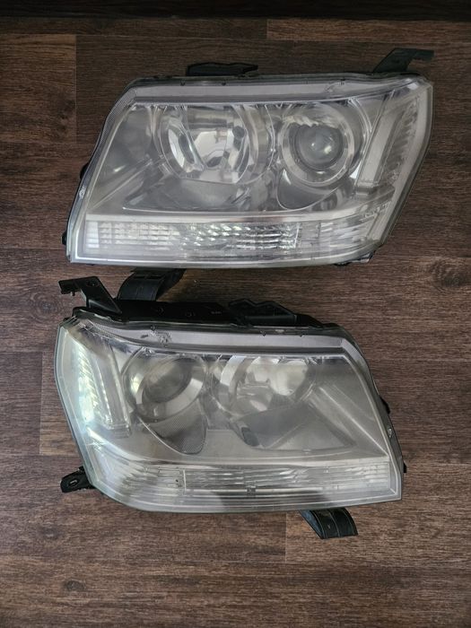 Пара фар з коректорами suzuki grand vitara 05-09