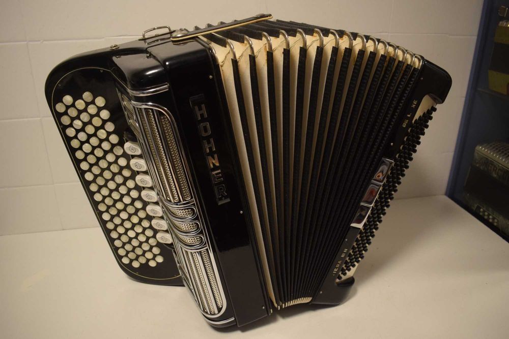 Acordeon Hohner Riveira III N 3 Voz, 274