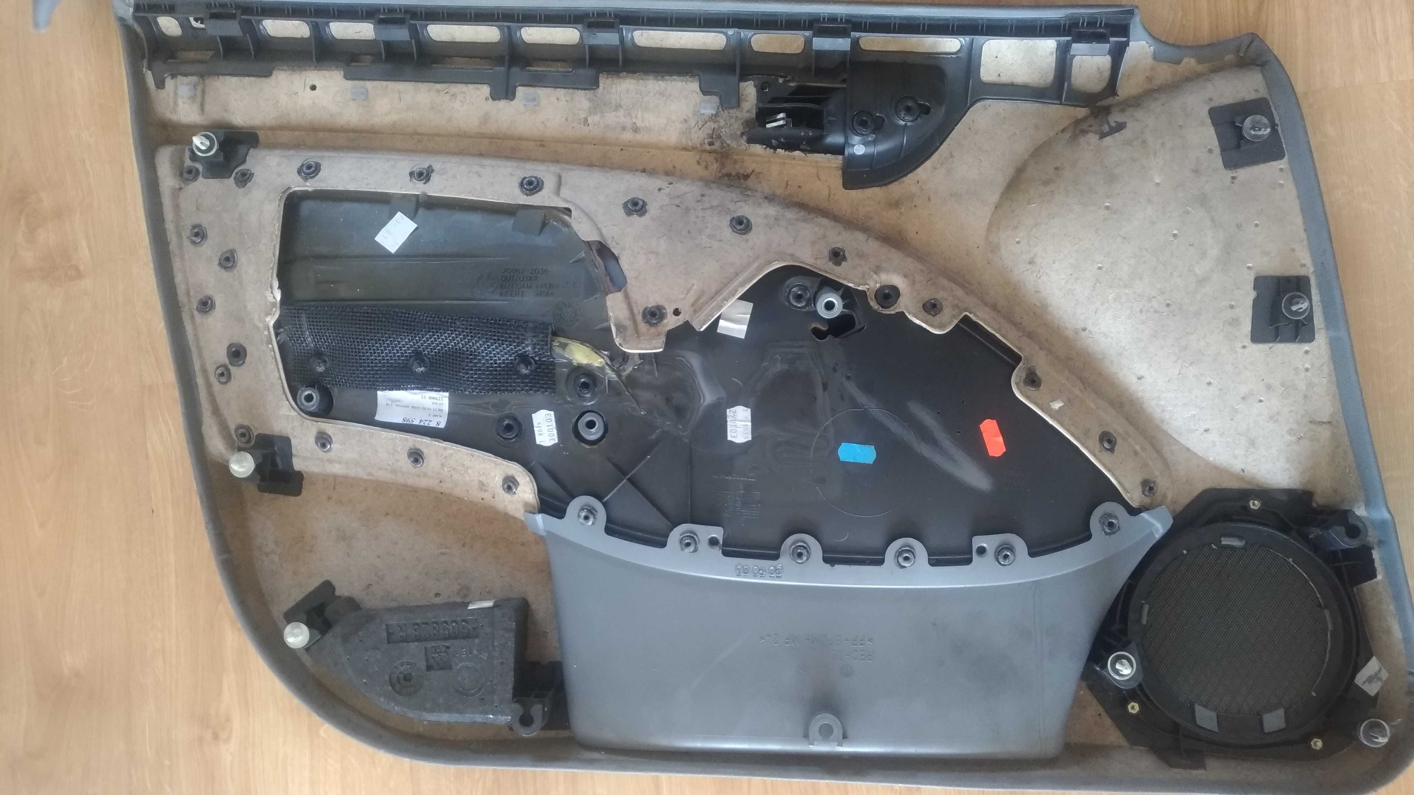 Boczki drzwi BMW E46 tapicerka