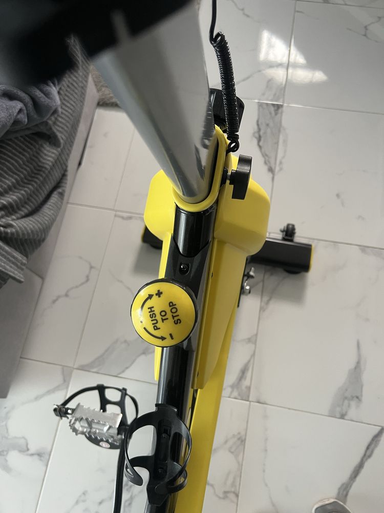 Bicicleta Spinn como nova amarelho