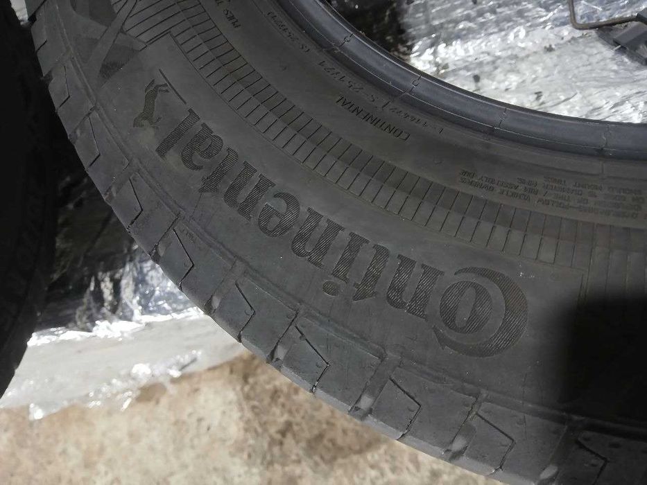 *Шини Continental 215/70R15С. 2шт. Літо 2020р. (587)