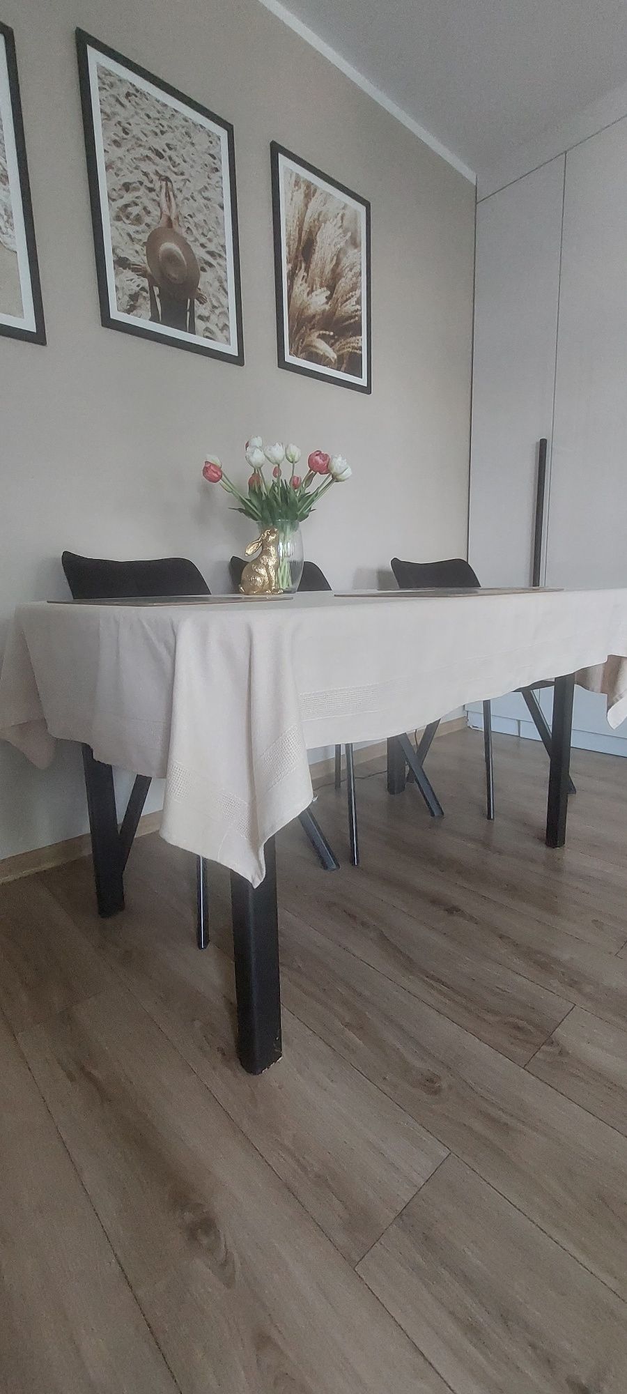 Stół rozkładany.