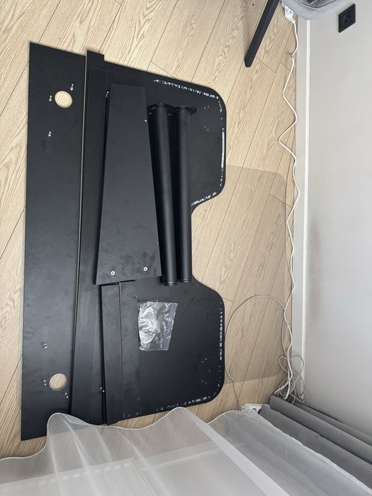 Ігровий/компютерний стіл