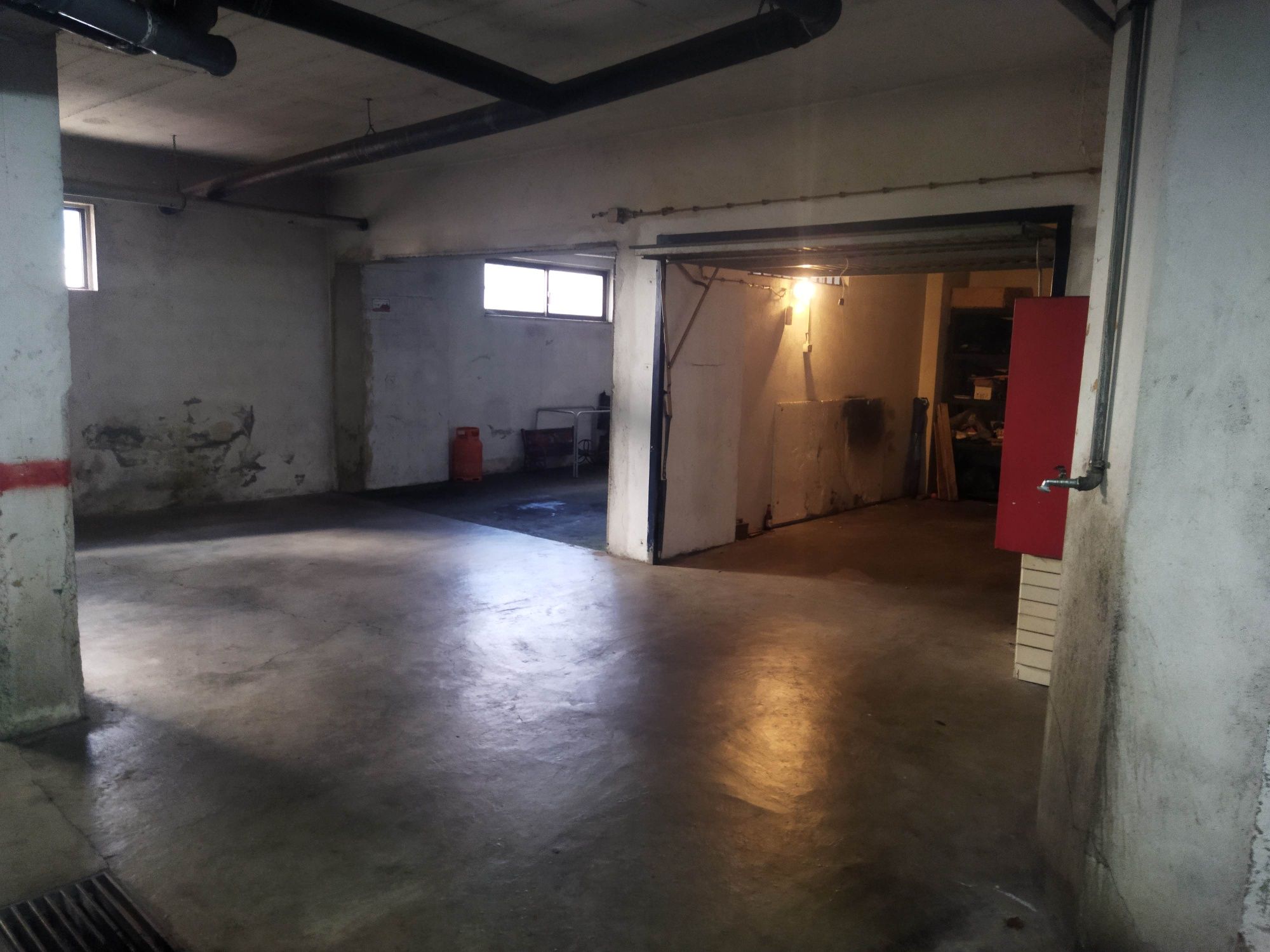 Garagem box, parqueamento, arrecadação, armazém, Alverca