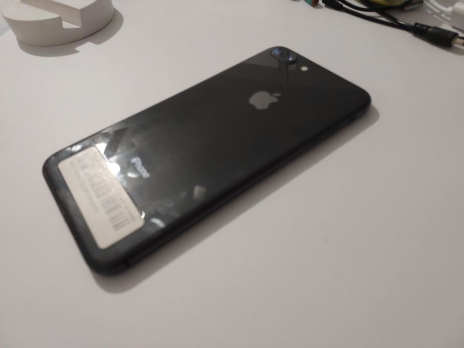 Айфон 8 плюс / 64гб
