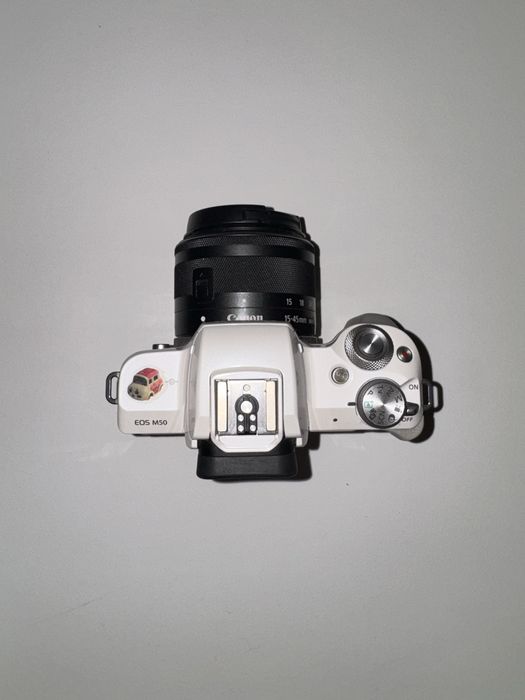Canon EOS M50 + Lente zoom 15-4mm