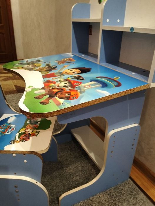 Дитяча парта з стільцем