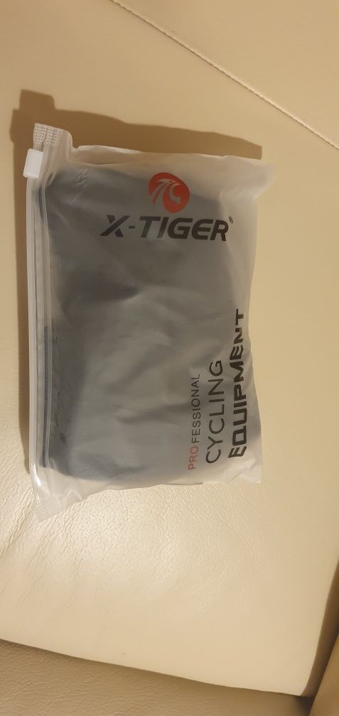Ciepla czapka z daszkiem x-tiger ORGINAL NOWA
