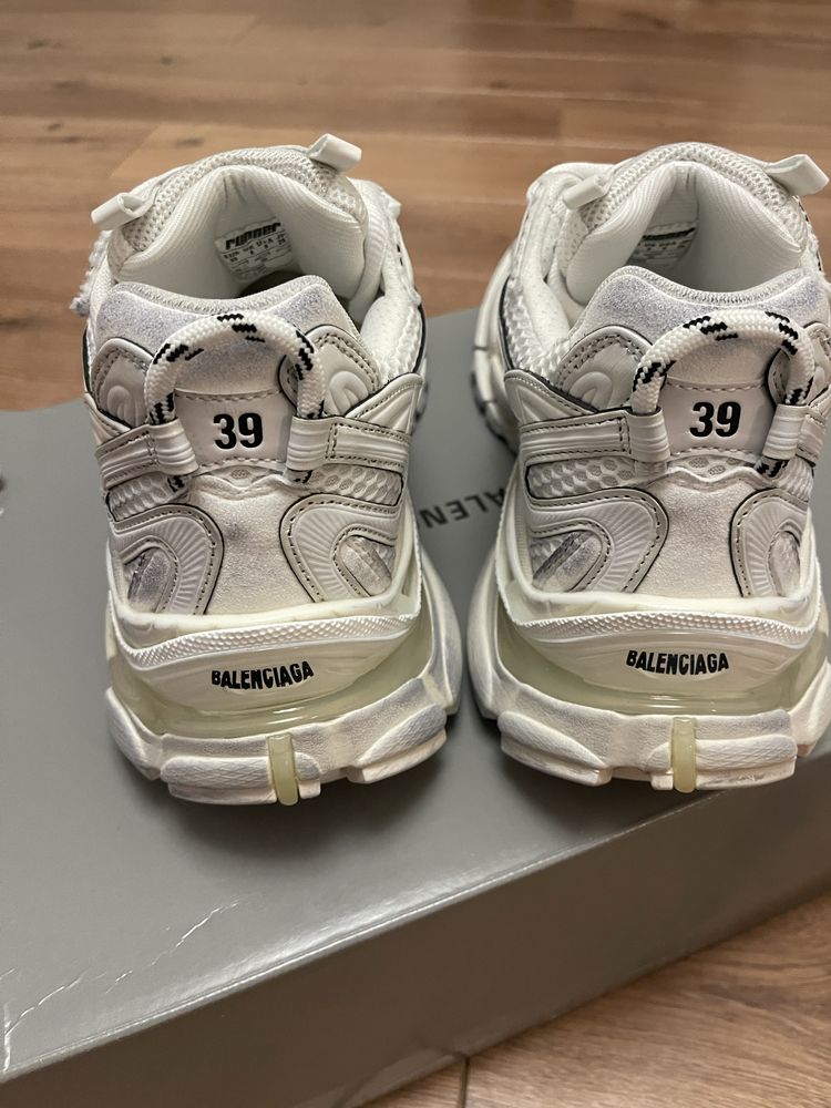 Кросівки balenciaga runner 2