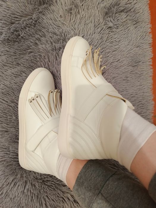 Білі жіночі черевики (хай-топи) Lu Boo, нові, р. 40, без утеплювача