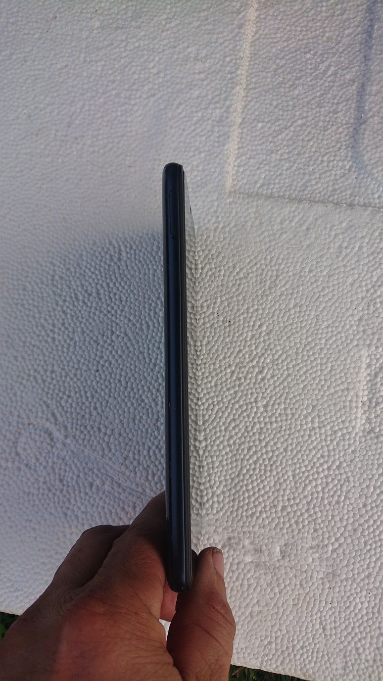 Telefon xiaomi redmi 7 w stanie bardzo dobrym