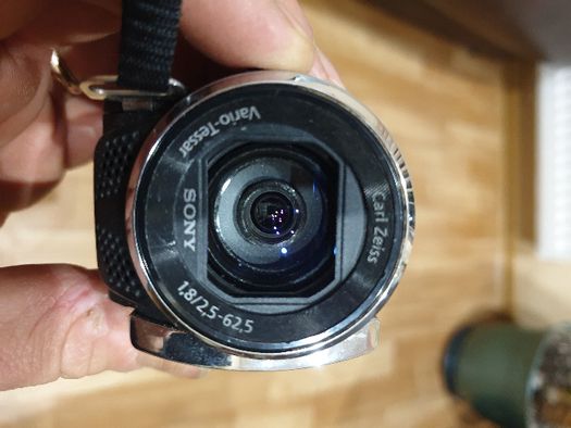 Цифрова відеокамера SONY HDR-CX200E