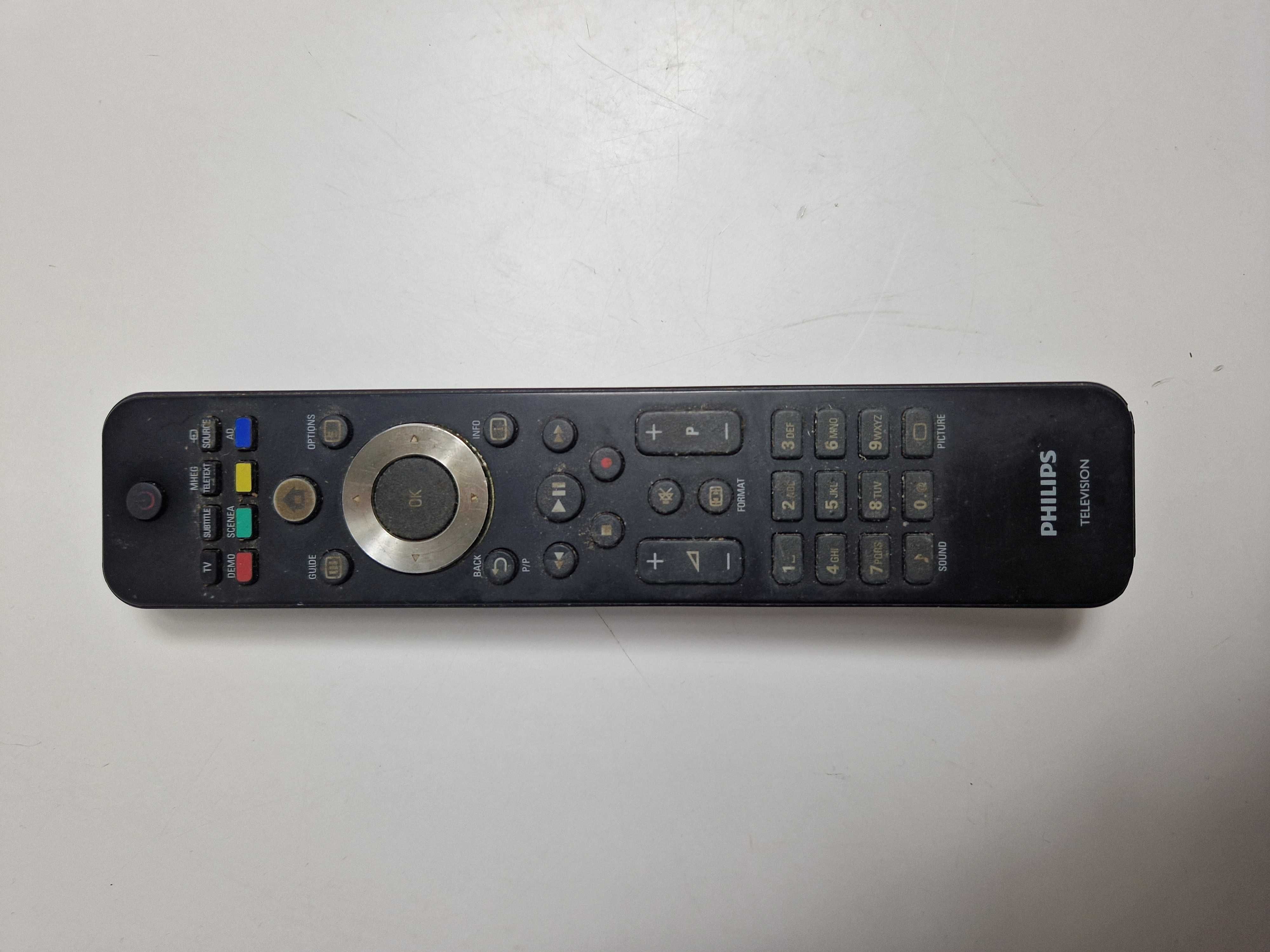 Telewizor LCD Philips 32PFL7404H/12 + Pilot