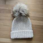 Czapka z bąblem HM wełna beżowa wool nude