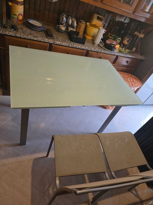 Mesa de cozinha extensível